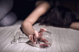 10 Signs of Alcohol Poisoning (Alcohol Overdose)