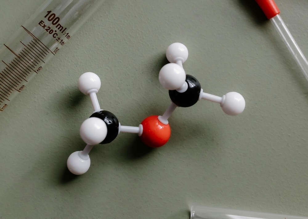 Dexedrine vs. Adderall chemistry image